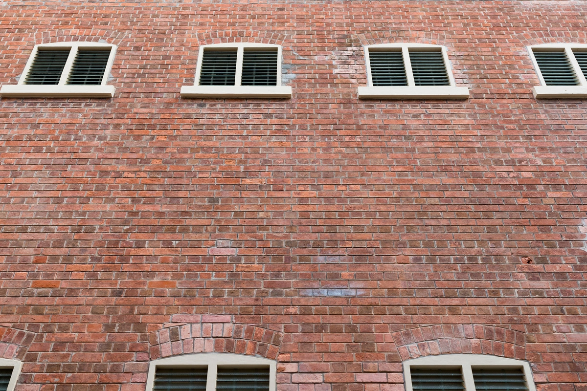 POWERFUL FACADE CLEANER