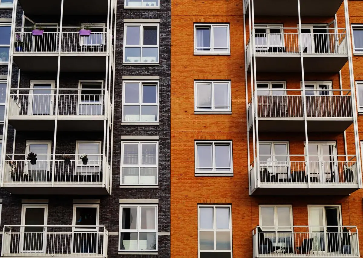 Cleaning brick facade