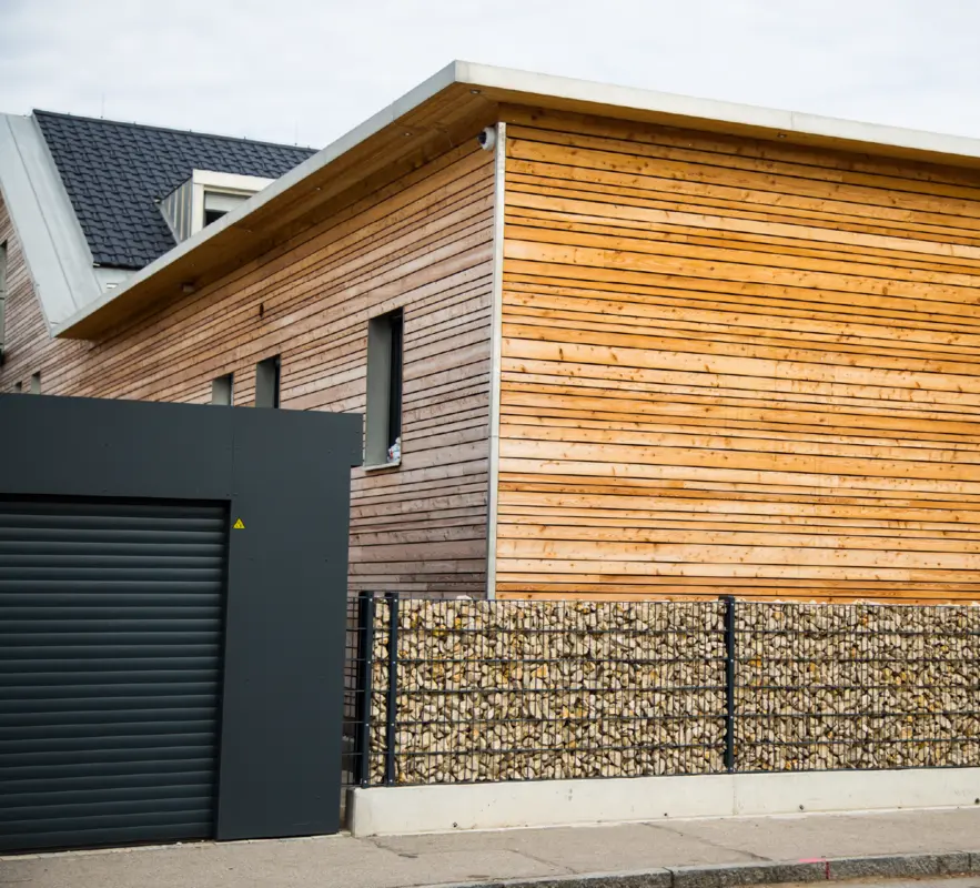 NEUTRAL DA 66 wood stripper for exterior wood renovation