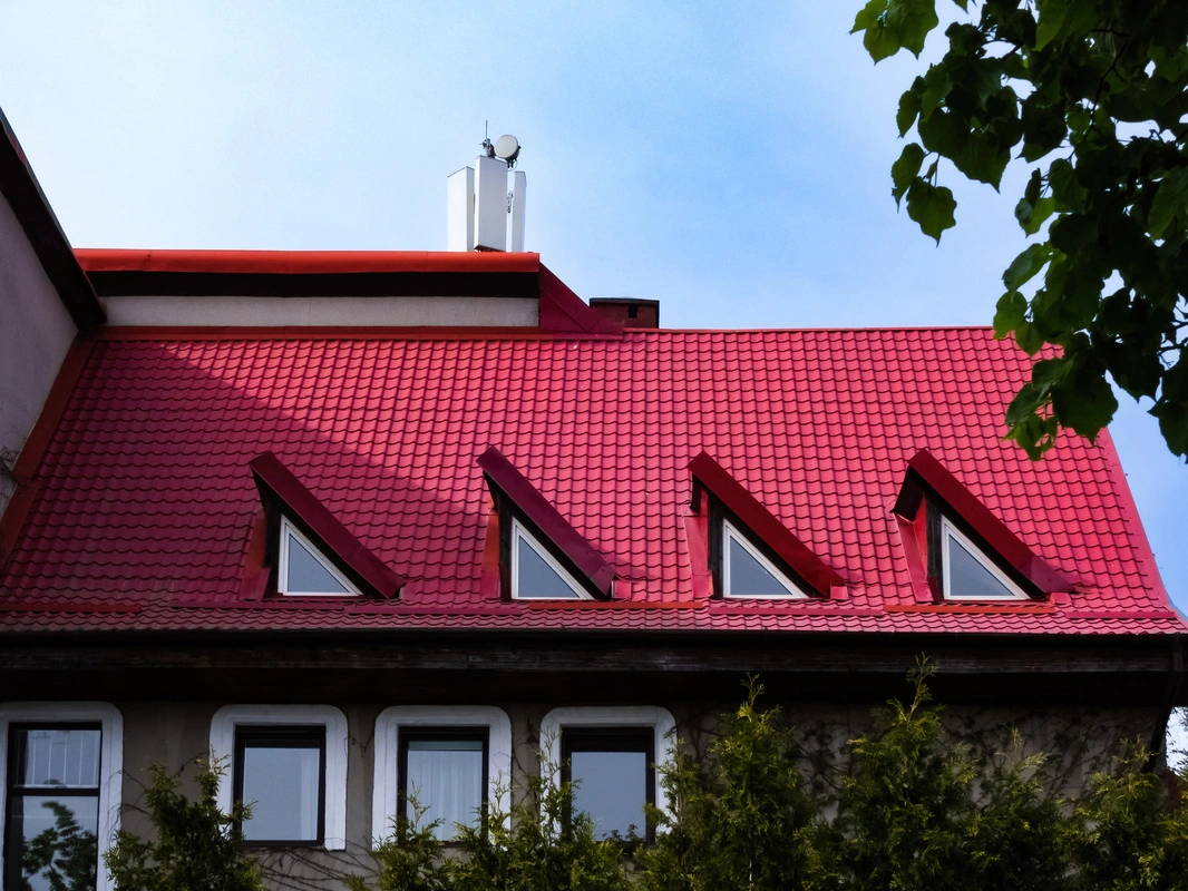 Toiture rouge brique Water repellent colored roof